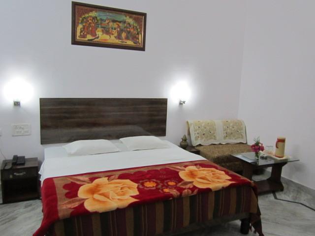 Hotel Surya Khajuraho Exterior photo